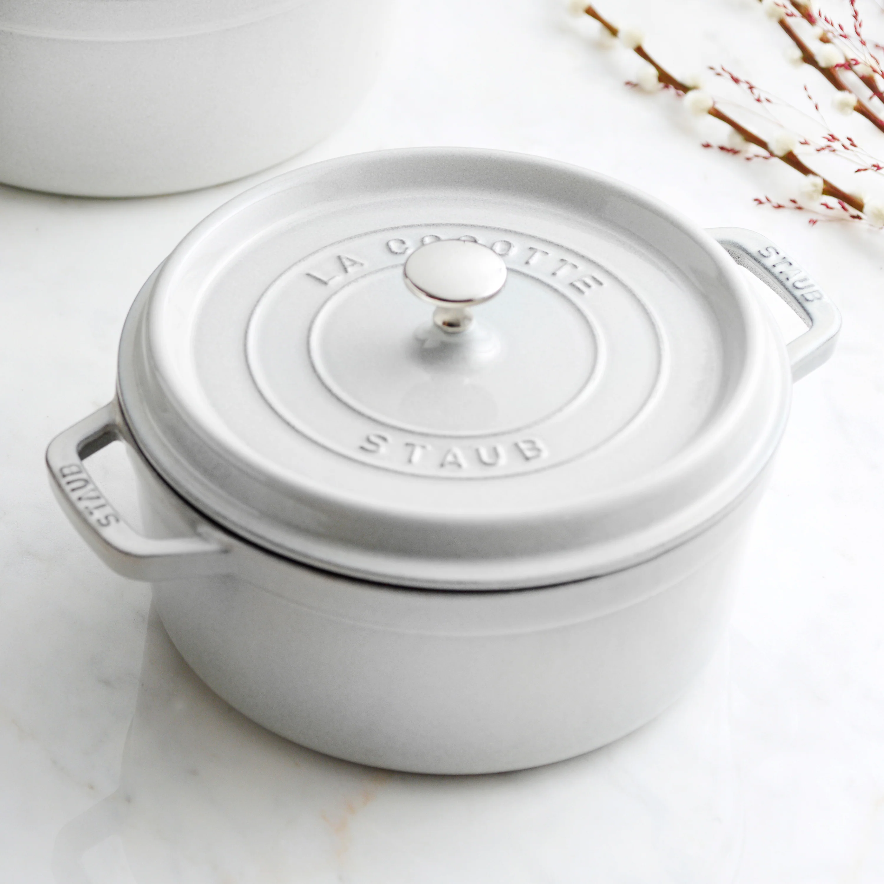 Staub 7-quart White Round Dutch Oven - Image 5