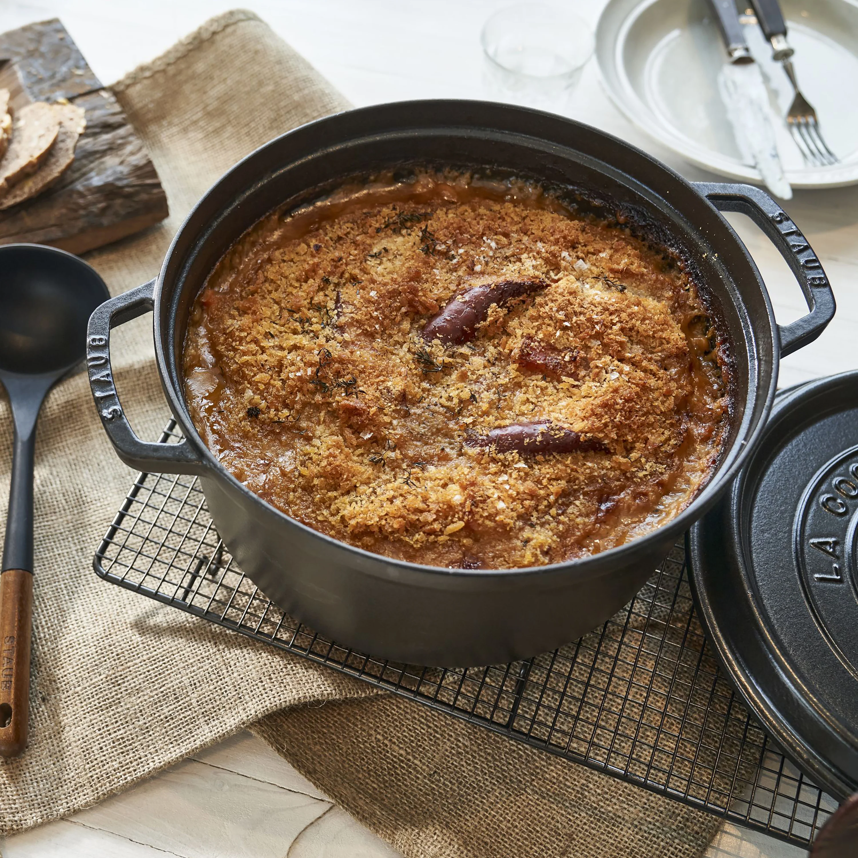 Staub 9-quart Matte Black Round Dutch Oven - Image 6