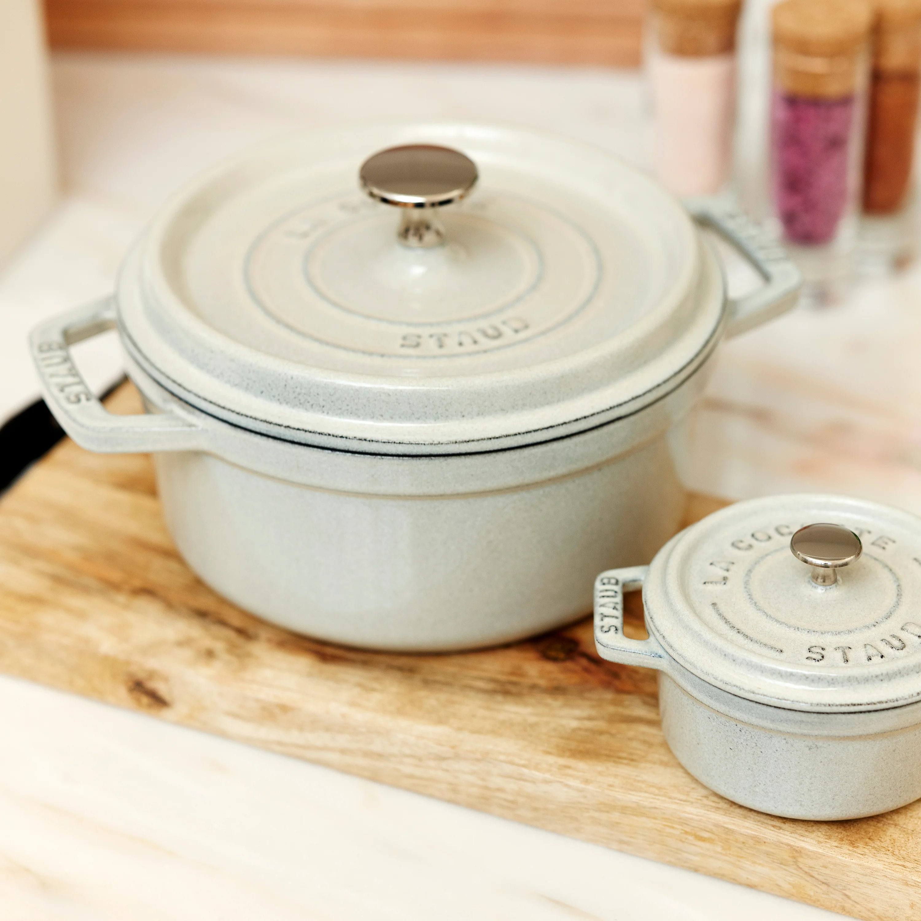 Staub 2.75-quart White Truffle Round Dutch Oven - Image 2