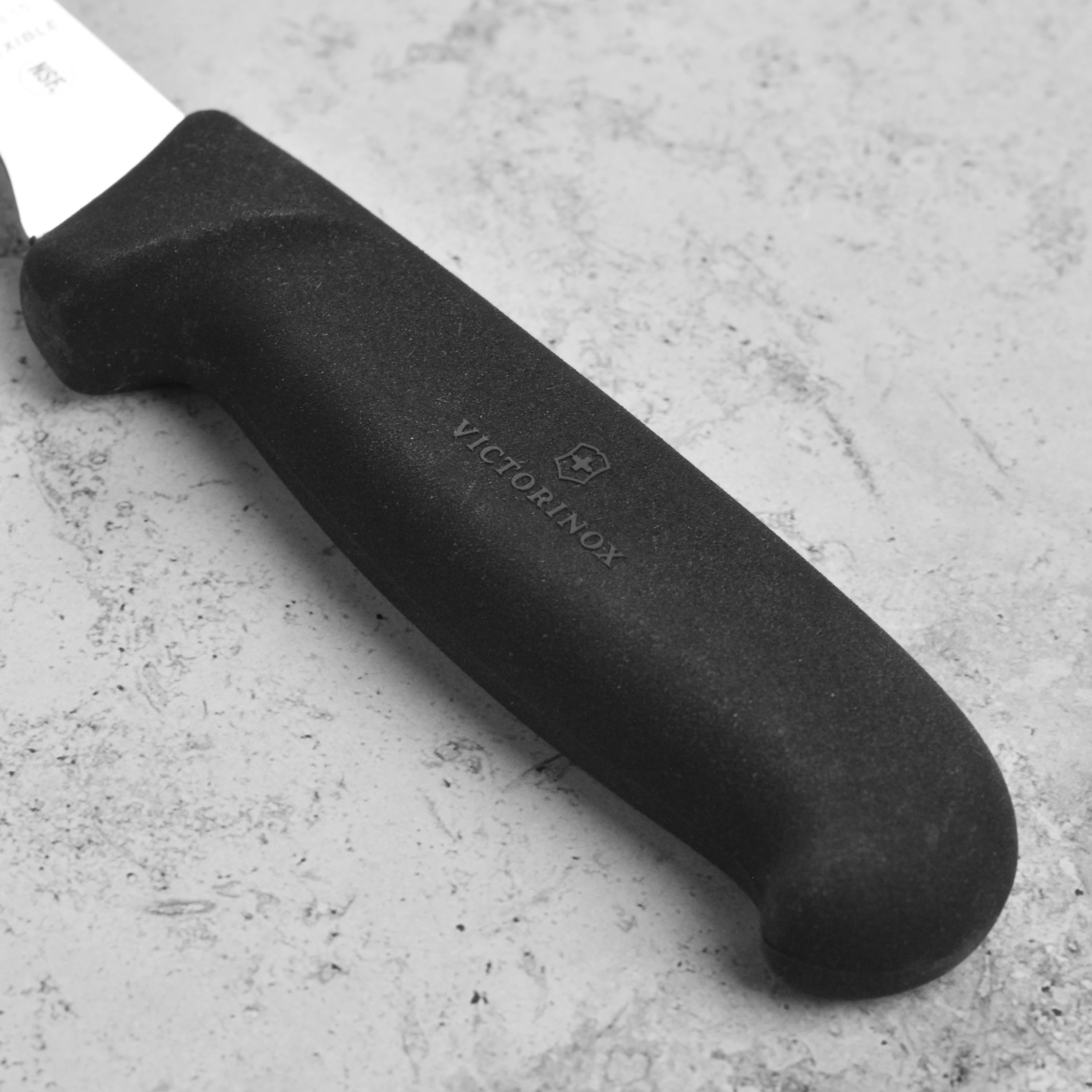 Victorinox Fibrox 6" Straight Flexible Boning Knife - Image 4