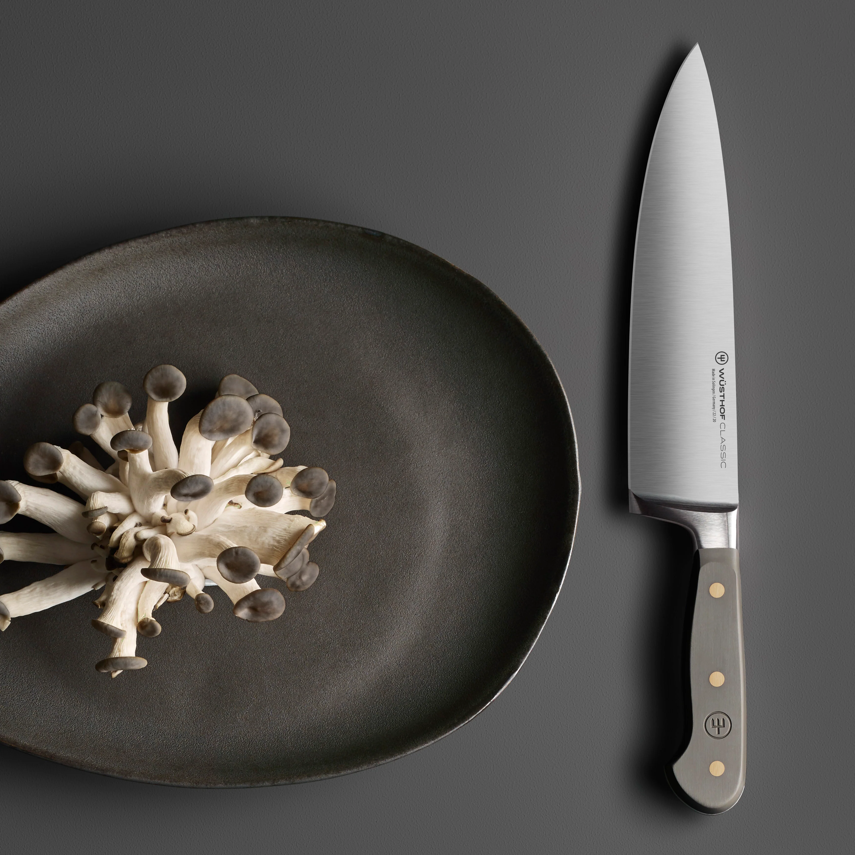 Wusthof Classic Velvet Oyster 8" Chef's Knife - Image 5