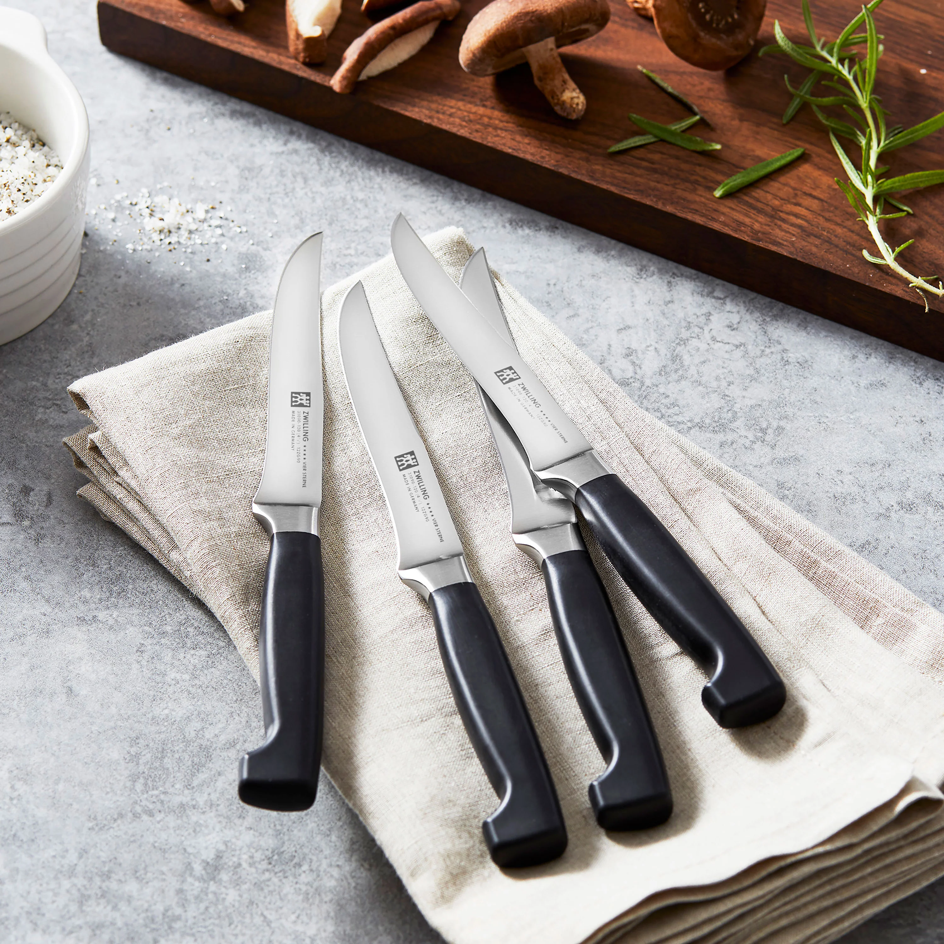 Zwilling Four Star 4 Piece Steak Knife Set - Image 3