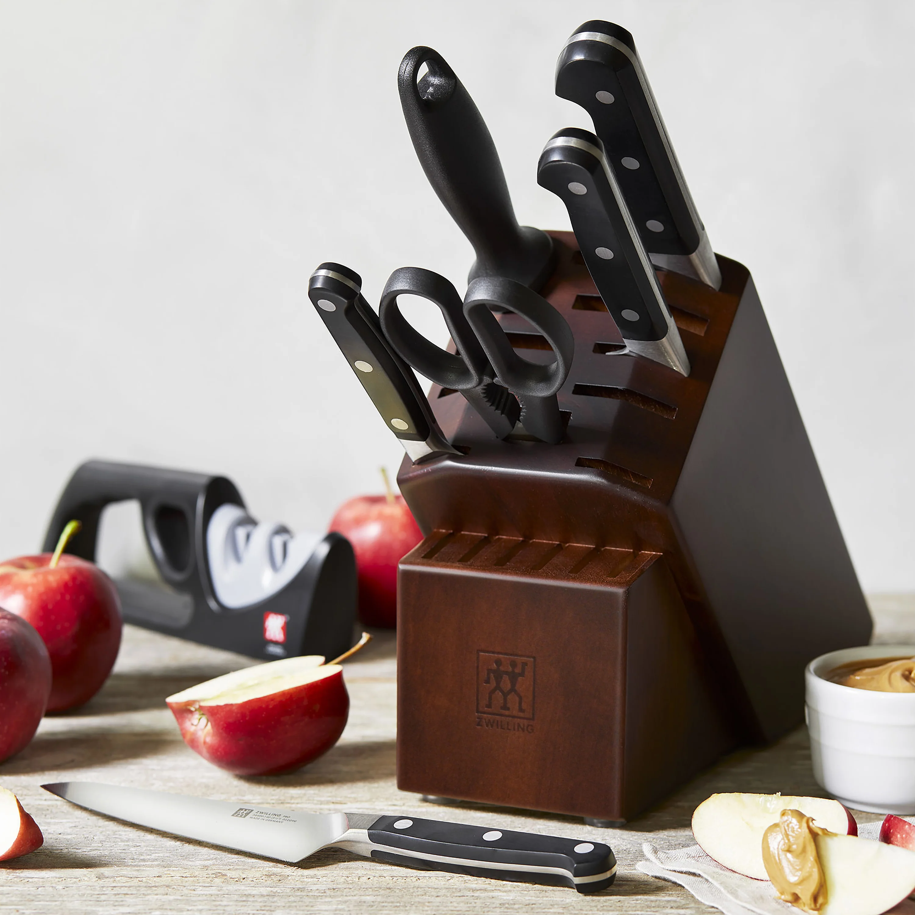 Zwilling Pro 7 Piece Acacia Knife Block Set with Bonus Sharpener - Image 3