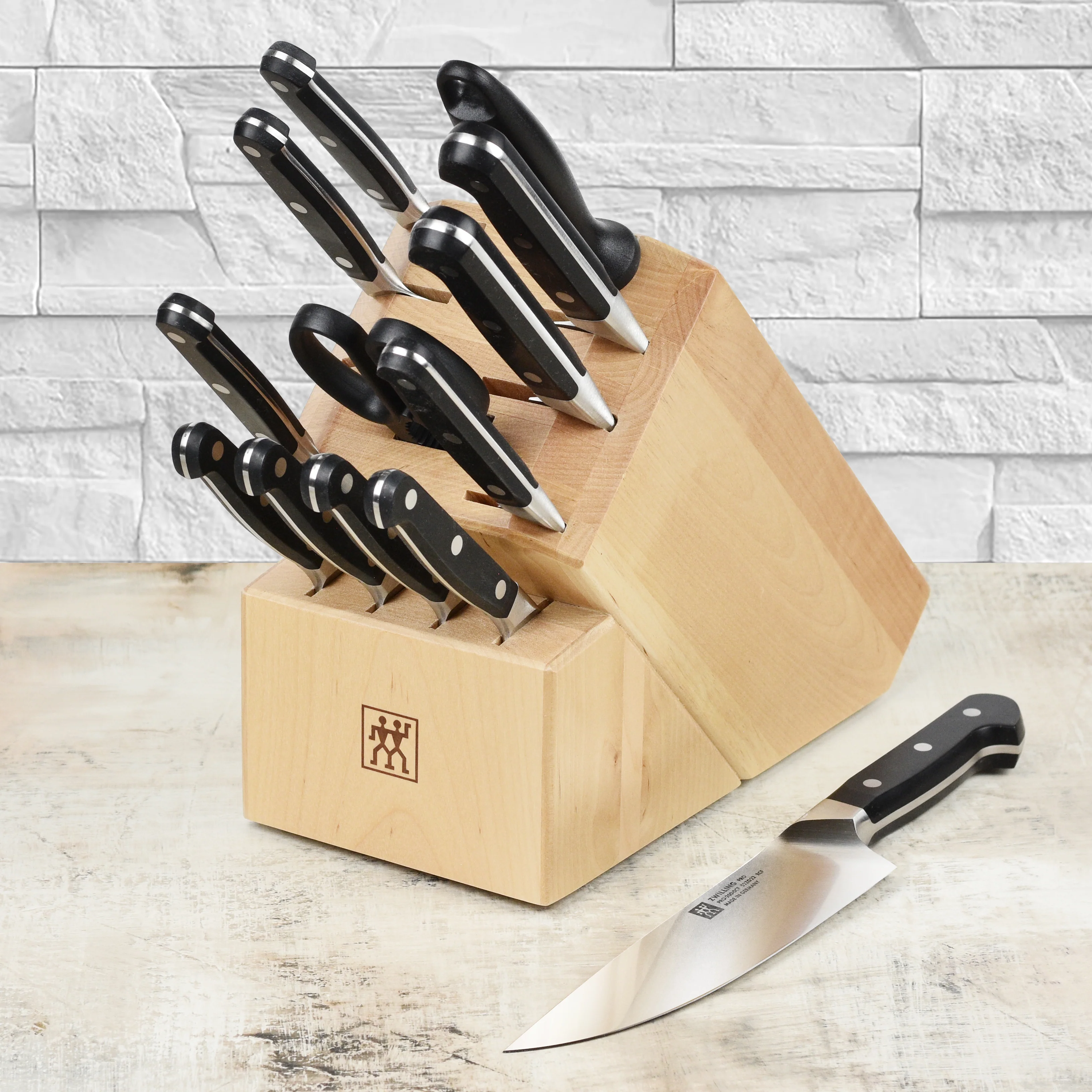 Zwilling Pro 14 Piece Knife Block Set - Image 3
