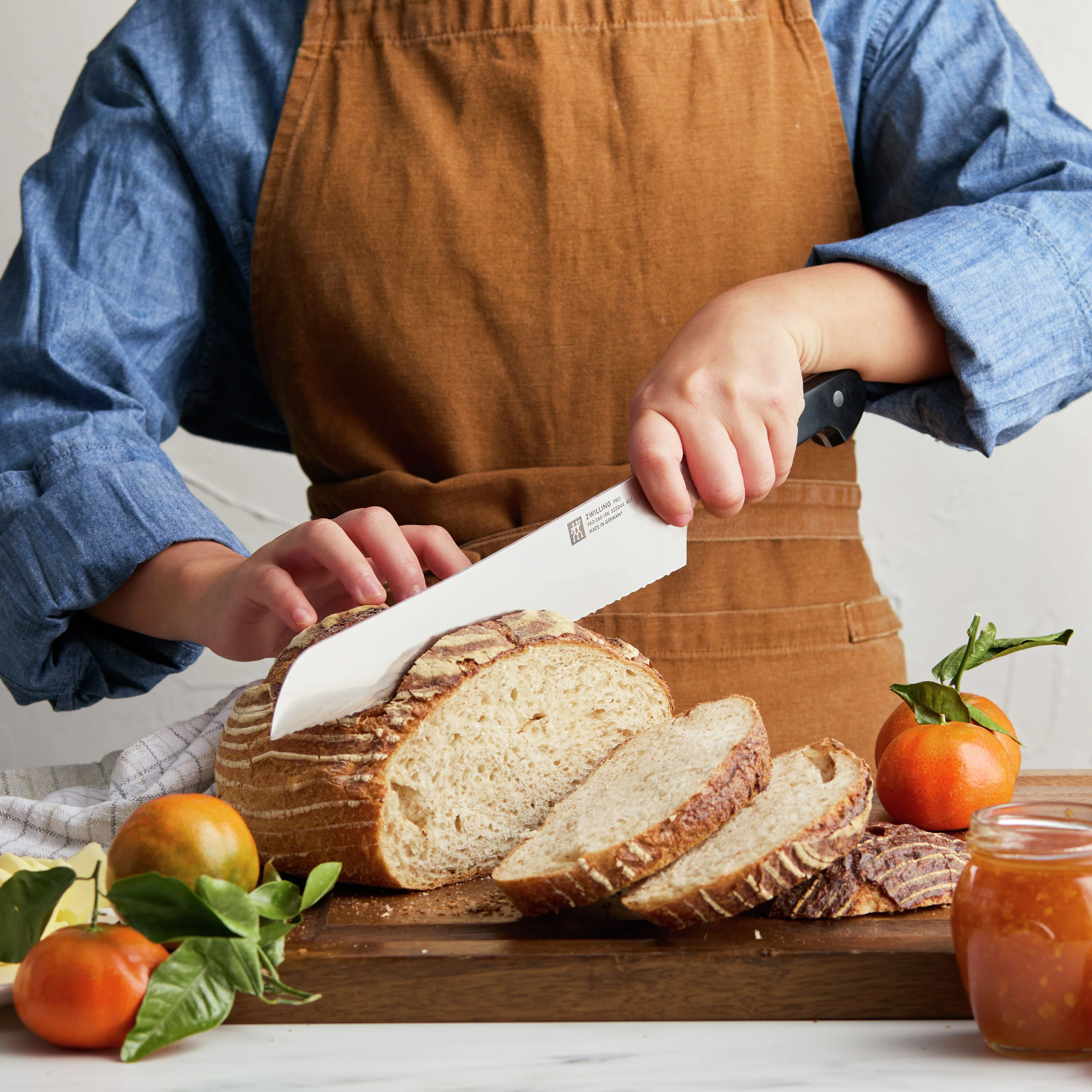 Zwilling Pro 10" Ultimate Bread Knife - Image 10