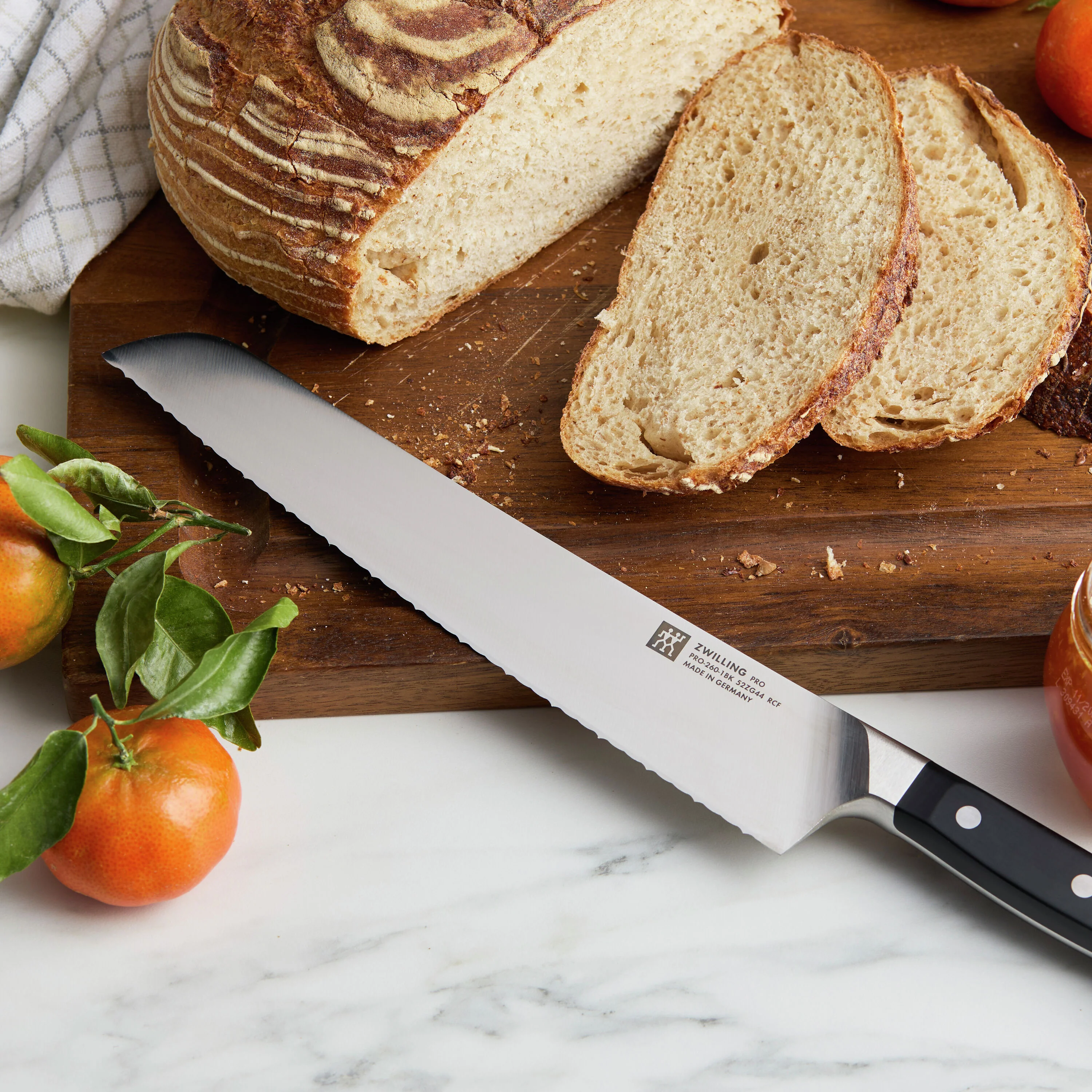 Zwilling Pro 10" Ultimate Bread Knife - Image 8