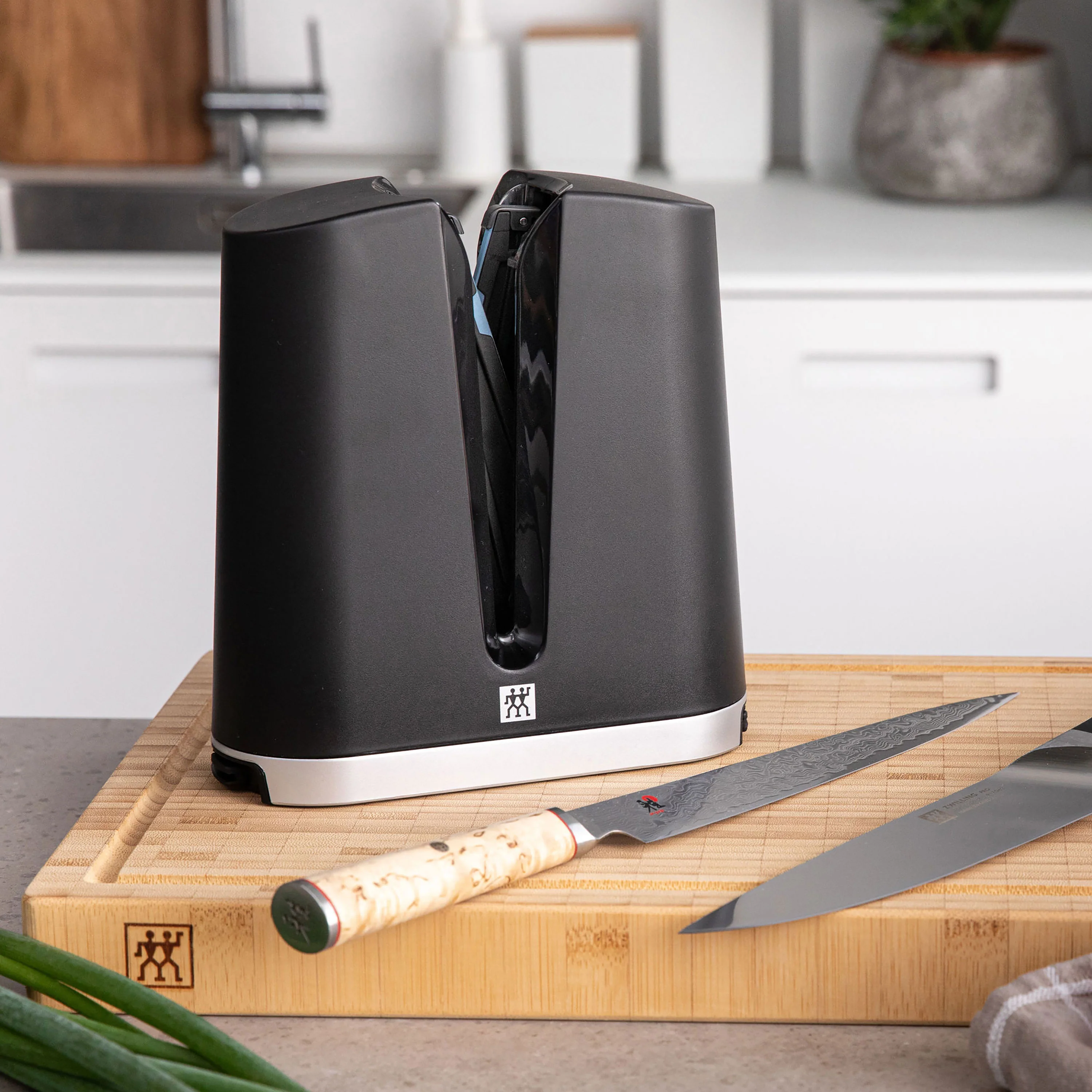 Zwilling V-Edge Sharpener - Image 4